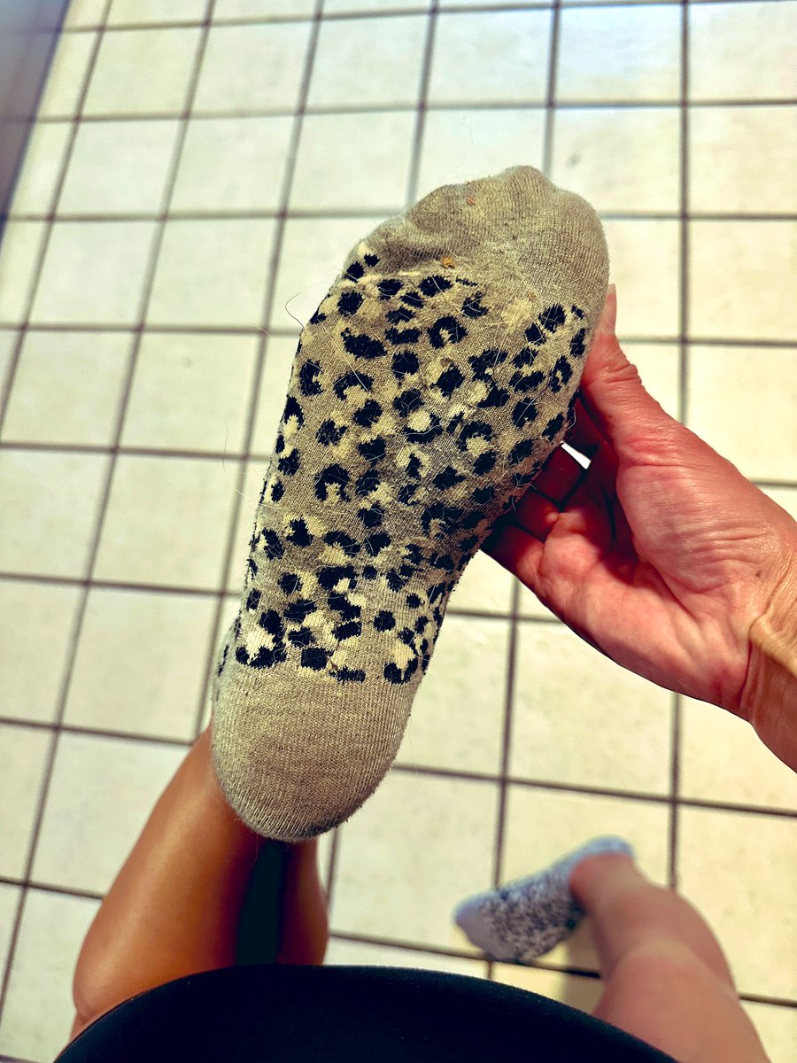 bellinigoddess's tweet image. Cute printed sweaty socks need more love btw 💁🏻‍♀️