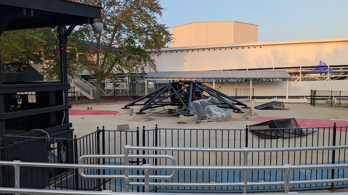 KICentral's tweet image. Here is your September look at Monster!
#KICentral #KingsIsland #coasters #rollercoasters #sixflags #amusenentparks #themepark #themeparks