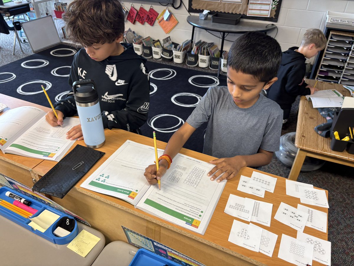 PVWollberg's tweet image. Continuing to work on making arrays and relating them to equal groups. #pvlearns #mathisfun #handsonlearning @IllustrateMath