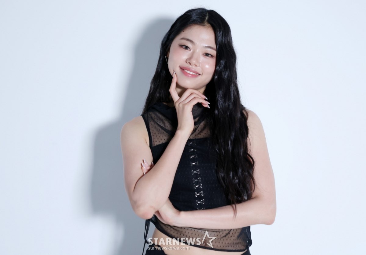 thejypnews's tweet image. [INTERVIEW] A stage she had dreamed of since the age of six and after seven years of training, she has finally seen the light.

Rookie artist #YOUNGBIN, who debuted through JYP’s systematic training program, has made her first mark in the music industry with the digital single