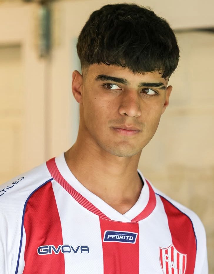 Ignacio Isla

Club: Unión Santa Fe
Año de nacimiento: 2006  ￼
Pie hábil: Ambidiestro  ￼
Posicion: Defensa central

Tuvo un breve paso por el Bayern Múnich.