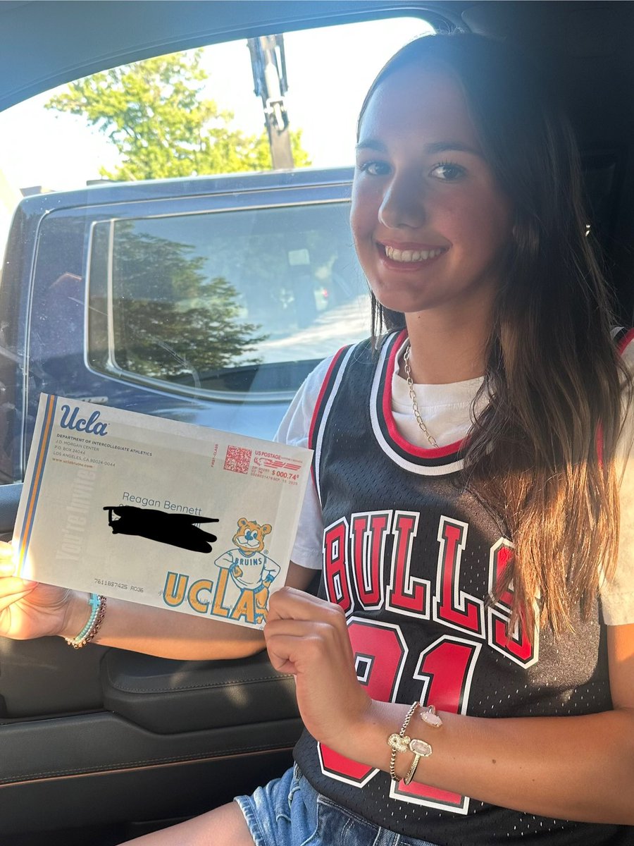 Came home from school today and got a surprise in the mail! Thank you so much for the invitation <a href="/UCLASoftball/">UCLA Softball</a> !! Can’t wait to go out there and show out!! <a href="/scan1ansports/">ꜱᴄᴀɴʟᴀɴ ꜱᴘᴏʀᴛꜱ™️</a> <a href="/IHartFastpitch/">I❤️Fastpitch</a> <a href="/ICNationalSoliz/">IC Soliz</a> <a href="/LDBellSoftball/">LD Bell Softball</a> <a href="/LineDsoftball/">Line Drive Media</a> <a href="/ExtraInningSB/">EXTRA INNING SOFTBALL</a> <a href="/Gosset41/">Brian Gosset</a>