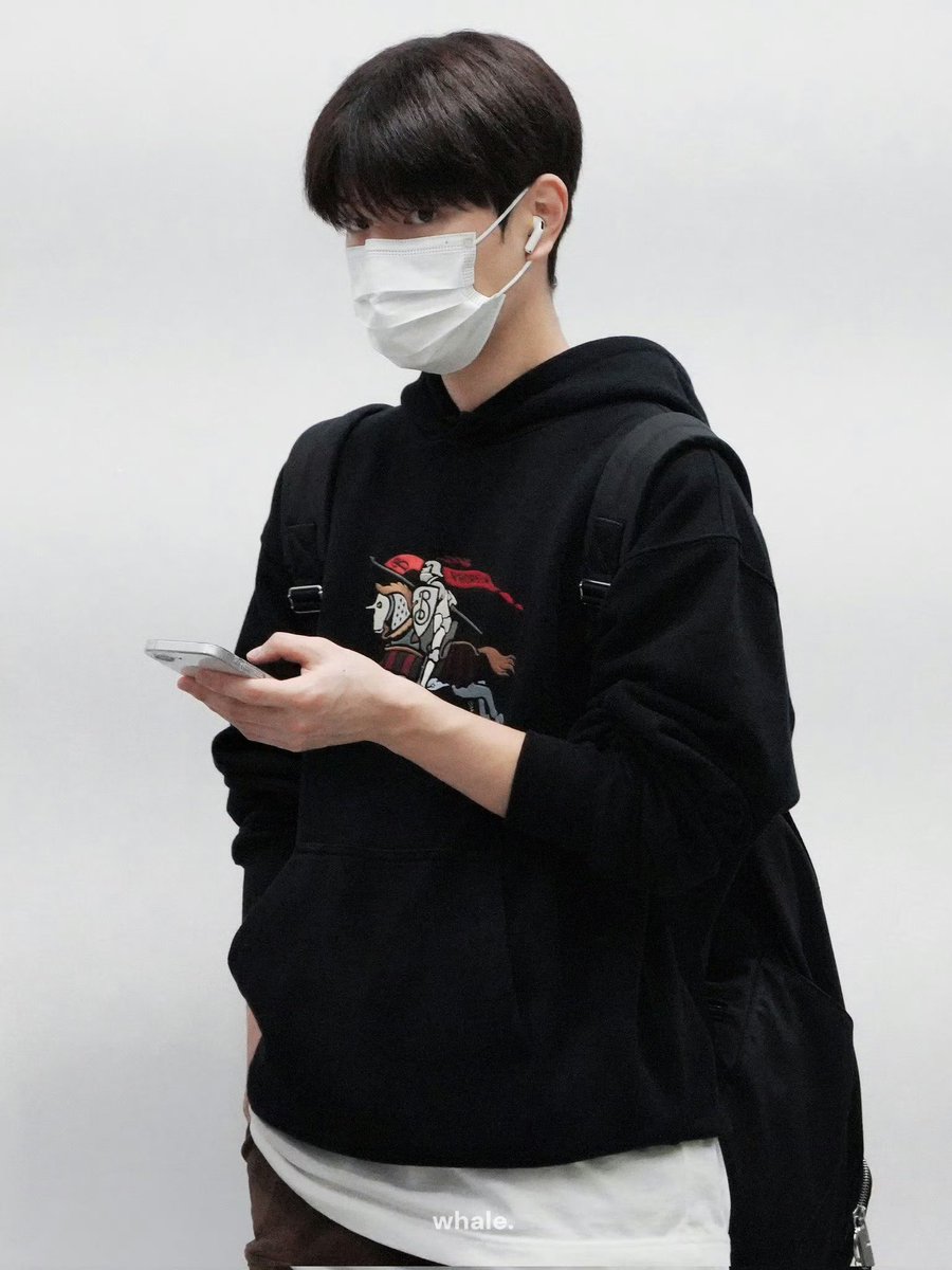 KSMIDN's tweet photo. [🐶🛬][250920] HKG AIRPORT! 

#승민 #SEUNGMIN #StrayKids https://t.co/Ze5kHMGkR5