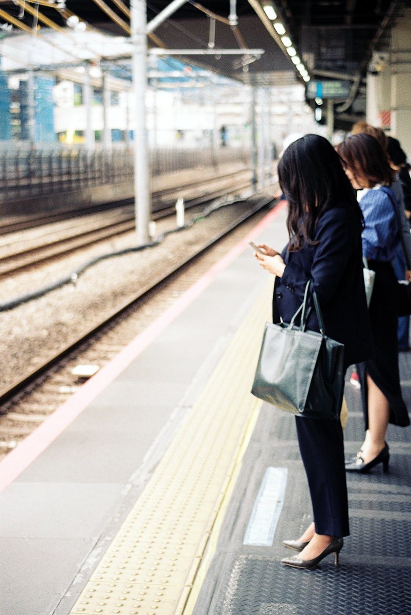 #9614

takeuchiitsuka.com/9614-46452.html

Copyright © Takeuchi Itsuka. All Rights Reserved.

 #フィルム #フィルム写真 #film  #35mm #streetphotography #platform #station