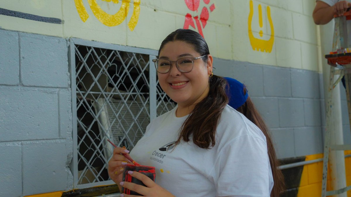 💙 En Crecer creemos que cada acción deja huella. Hoy cerramos con orgullo nuestro voluntariado en el Instituto Nacional Maestro Alberto Masferrer con el apoyo de <a href="/GlasswingSV/">GlasswingSV</a>  🎨.
#TuMejorDecisiónEsCrecer  #CrecerVoluntariado