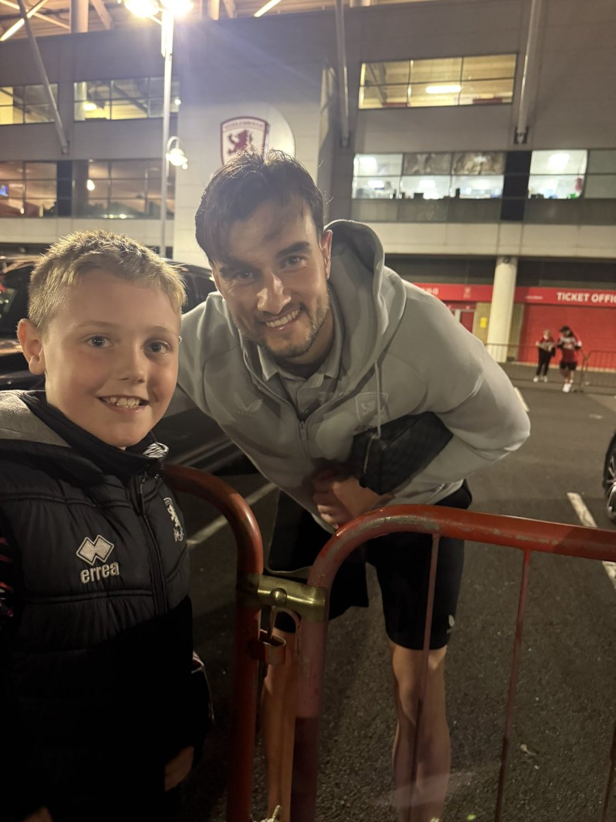stedaniels1985's tweet image. 5 years apart. Best birthday present for Rory meeting @Sol_Brynn1 again. #keepers #keepersunion
