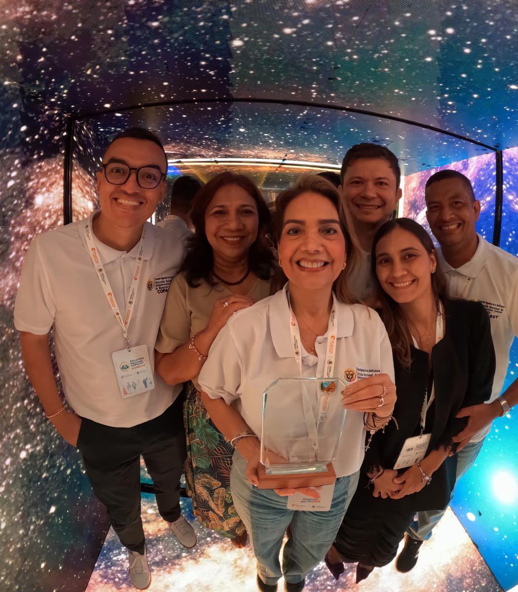 Desaj_Monteria's tweet image. 🥉✨ ¡Orgullo judicial! Ocupamos el 3er lugar en experiencias exitosas en el Encuentro del COPASST en Cali con nuestro proyecto Cultura en Red, que fortalece la comunicación y promueve ambientes sanos y seguros para nuestros servidores. ⚖️💚

#COPASST #CulturaEnRed #Bienestar