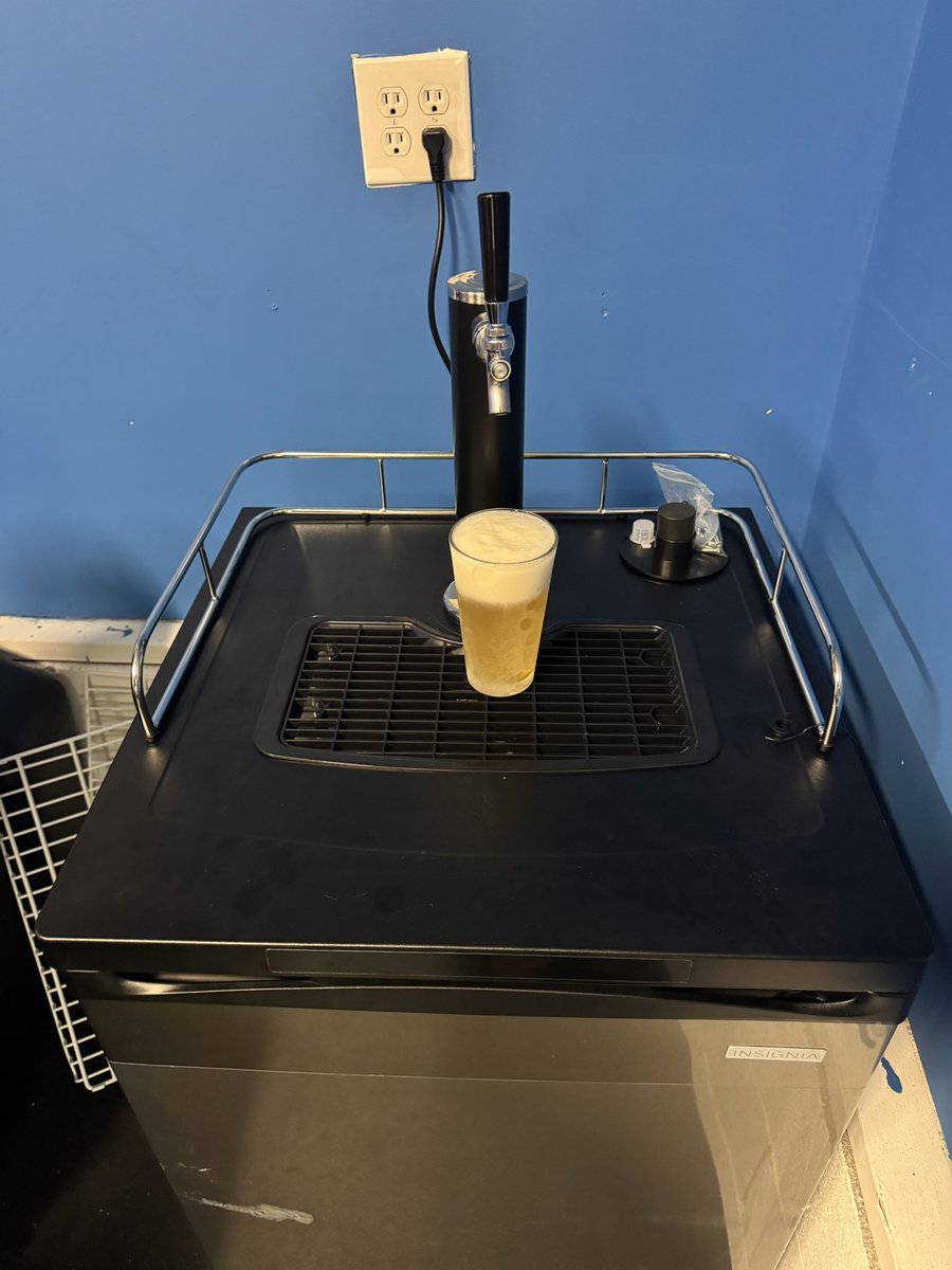 ESabro3's tweet image. Why did I put a kegerator in my garage? Bc sometimes in the B1G, you get Iowa v Rutgers on a Friday night. And you need to be prepared.
#sickomode