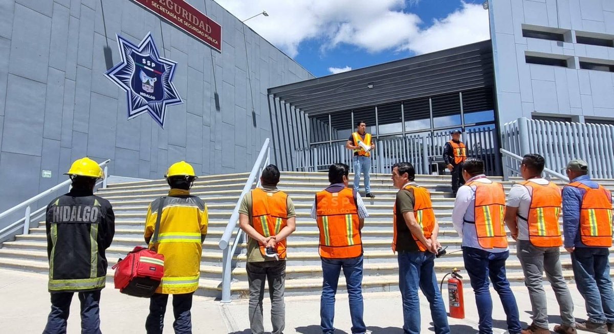 SSP_Hidalgo's tweet image. 📢 🚨Personal de todas las áreas de la Secretaría de Seguridad Pública, participaron activamente en el segundo #SimulacroNacional2025.

Este ejercicio no solo fortalece la seguridad en nuestros espacios, sino que también contribuye a construir un país más solidario y resiliente.