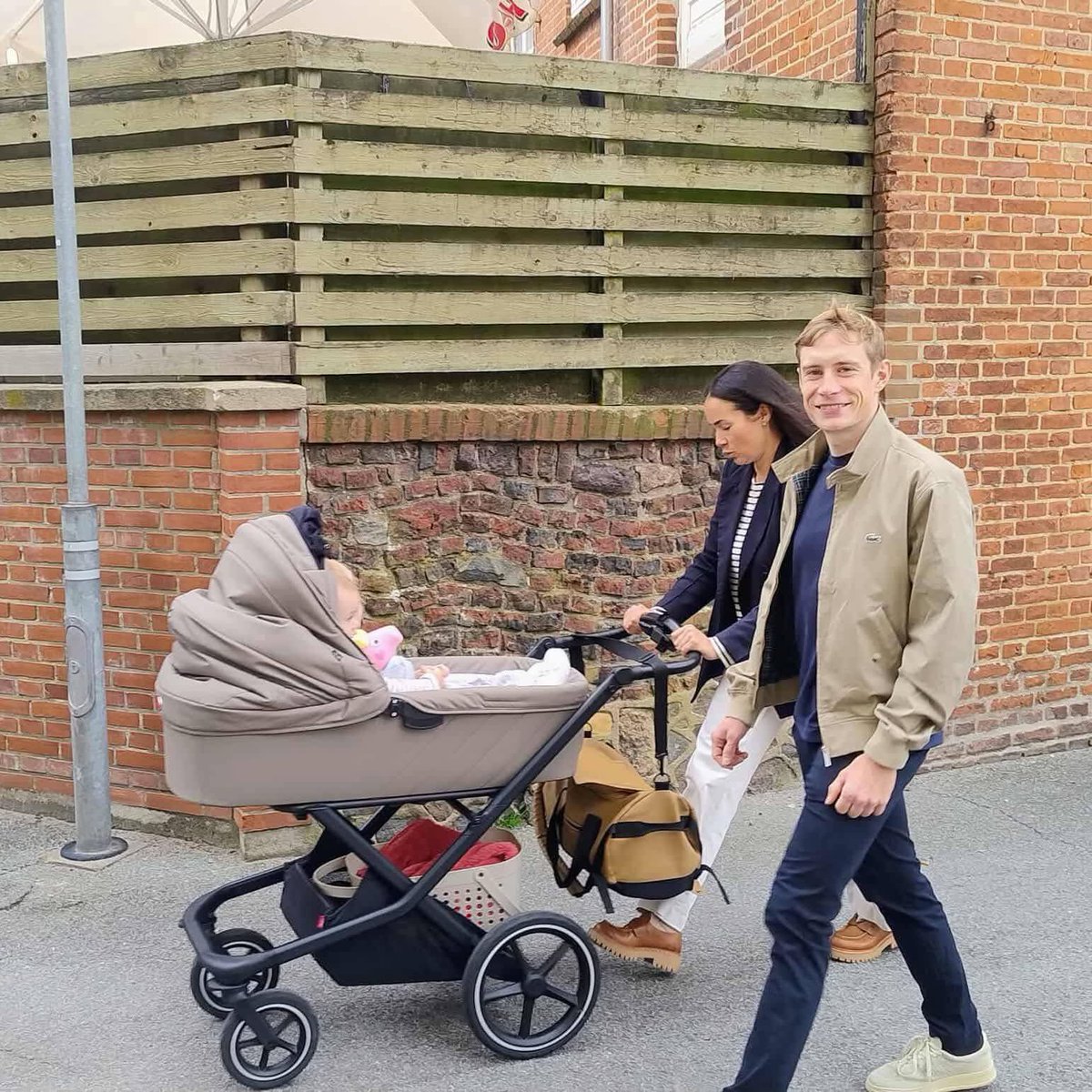 diegovos_'s tweet image. El ganador de La Vuelta España, un tío normal. Honor a este tipo de personas tan humildes. Jonás Vingegaard.