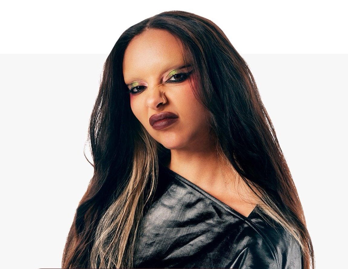 Hagamos ruido para que consideren a Jade para el #LollaArgentina2026. Ella misma reveló en una entrevista hace poco que si la hubiesen llamado, habría aceptado.