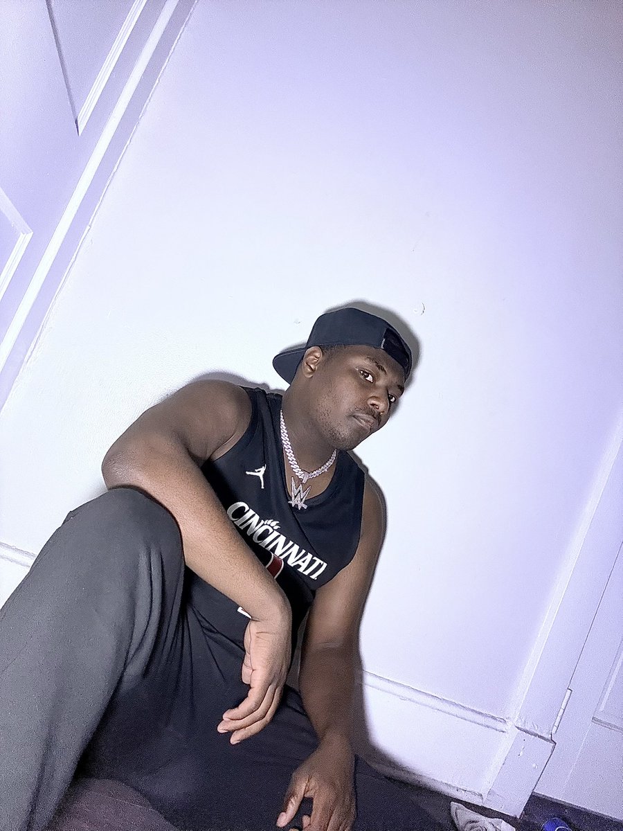 Mcdonald2001J's tweet image. ✨ Stepping into the spotlight as a true multimedia star! 🎥🎶✨ Bringing visuals, vibes, and versatility to everything I do. The journey has just begun—watch me shine across all platforms! 💫🔥 #MultimediaStar #LevelUp #CreativeVibes