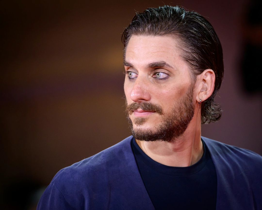 Hazelbird's tweet image. Thinking about my muse today 💫