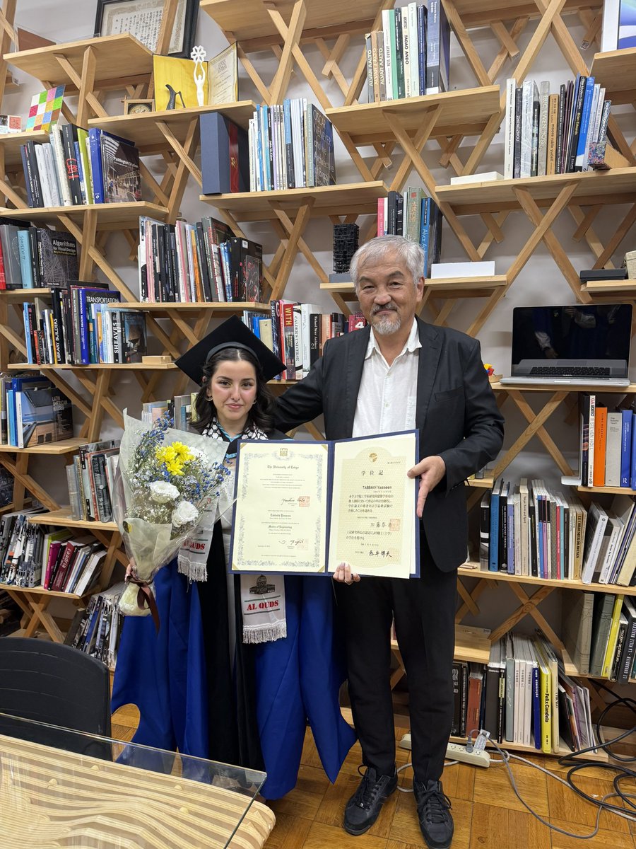 昨日は東京大学建築学専攻、秋学期大学院学位授与式。池田研究室から修士学位獲得されたYasmeen TabbakhさんSun Wenxuanさん
おめでとう御座います