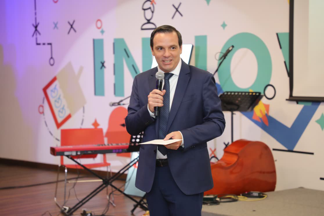 El mayor de los éxitos Jorge Hernández, estoy seguro que SINERGIA GLOBAL tiene mucho para ofrecerle a León, a Guanajuato y a todo el país. Te felicito por compartir el conocimiento y la experiencia, que has acumulado a lo largo de tus 23 años al servicio de la educación.