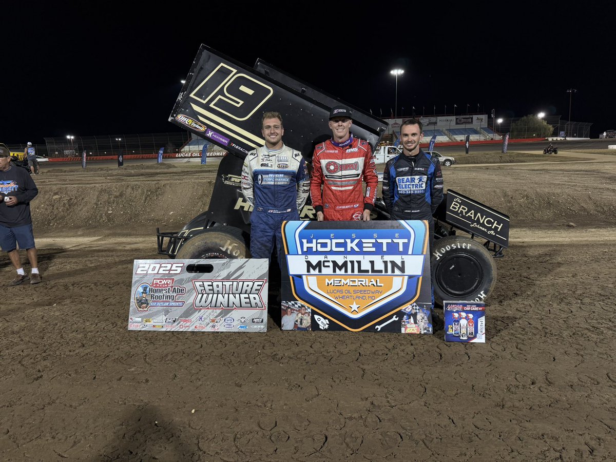 Clinton Boyles wins Night 1 of the Hockett/McMillin Memorial at Lucas Oil Speedway! 🏆

Ayrton Gennetten 2nd, Jake Bubak 3rd with the POWRi 410 + Elite Outlaw Sprints.