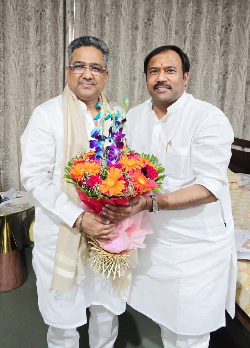 gyaneshshukla00's tweet image. अद्भुत राजनैतिक क्षमता के धनी, भाजपा के करोड़ों करोड़ कार्यकर्ताओं के मार्गदर्शक व प्रेरणा स्रोत, विजयी श्रृंखला के कर्णधार, संगठन के सेवाभावी कार्यकता, @BJP4India के राष्ट्रीय महामंत्री श्रद्धेय @sunilbansalbjp  जी भाईसाहब को #जन्मदिन के अवसर पर अनन्त बधाई एवं शुभकामनाएं।