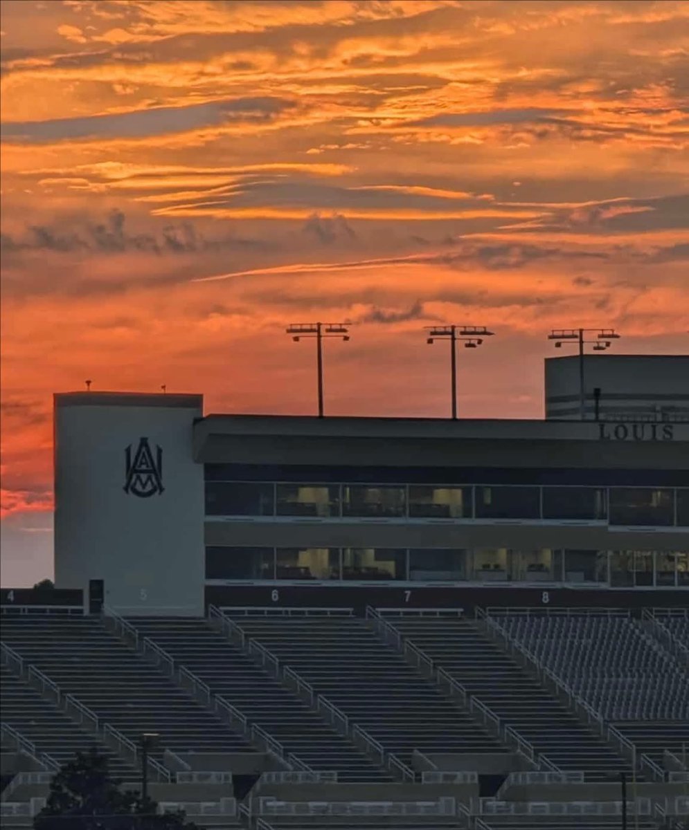 Where the sky meets The Hill… Even the sunsets bleed maroon and white. Huntsville sunsets hit different on The Hill. Kickoff tomorrow night at 6pm!