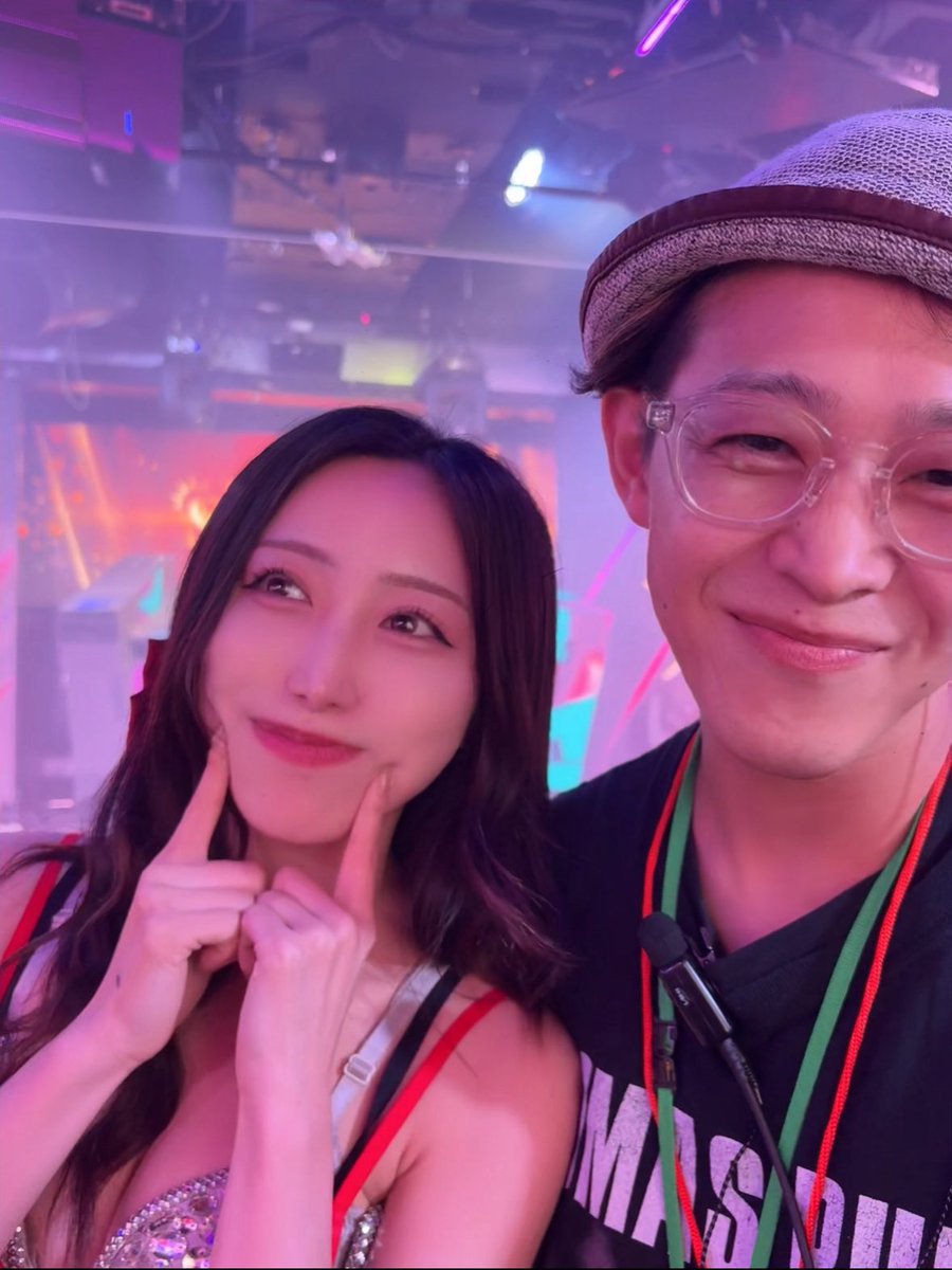 25.9.18

1000人Liveで観てたけど
あもとちゃんと話した日いつだ⁇
と遡ったら7月の👘dayで
つきのと一緒に✌️を揃えた日以来ww
演目は安定感抜群なのは勿論
出ていないパピを凝視している姿は
まだまだ進化止まんねぇぞ！って
体現されてましたね🦥

#すぱすぱ