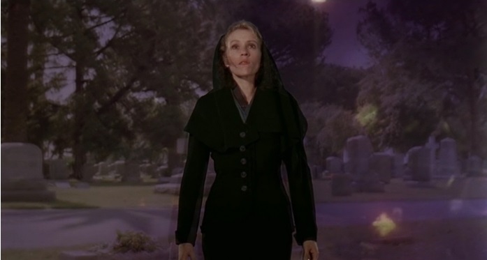 JudeMelon's tweet image. #Darkman est un peu le film injustement oublié d'un #SamRaimi en mode trend Batman et expérimentation expressionniste pré-Spiderman... Un petit bijou dark héroïque dans le plus pur style d'un réalisateur qui assume ses références (Murnau n'est pas loin) et va toujours plus loin !