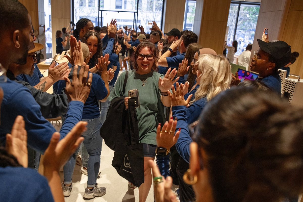 tim_cook's tweet image. We’re investing in communities across the US, including the revitalization of Downtown Detroit. Absolutely electric opening in the Motor City this evening as we celebrate our newest store and incredible product launch!