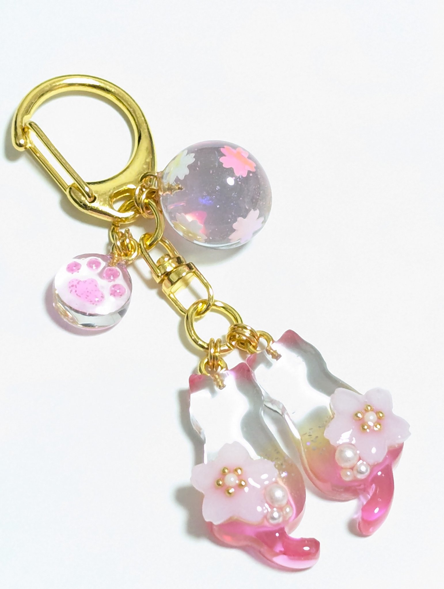 ୨୧⑅*様おまとめ。レジン キーホルダー ねこちゃんお魚追いかけるキーホルダー♥ ねこレジン