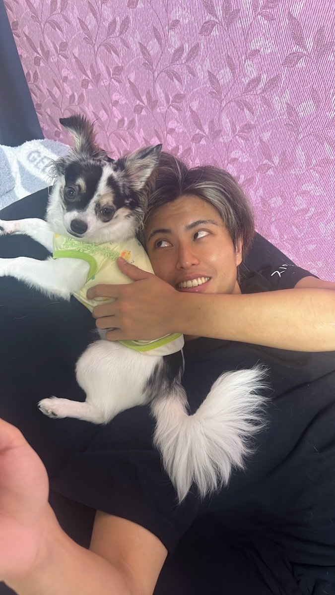 tiktok.com/@tanakasubaru1…

みんな五男がTikTok始めてるらしいんでフォローしてあげてください。

ちなみに俺が五男です