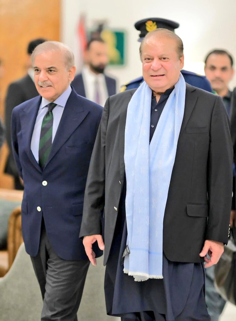 ایک بھائی نے پاکستان کو ایٹمی طاقت بنایا
دوسرے بھائی نے پاکستان کو عالمی طاقت بنا دیا