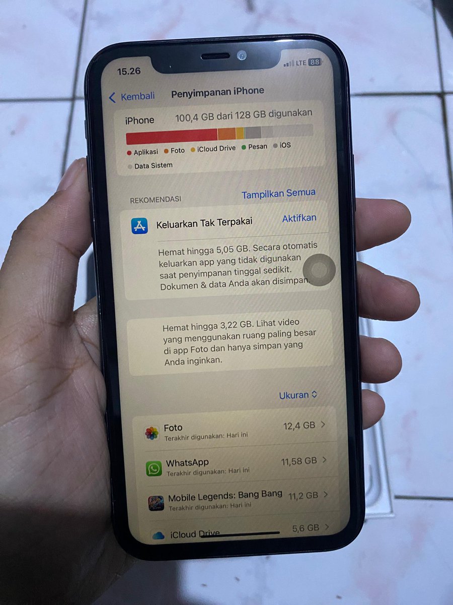 mfarhaaann__'s tweet photo. wts iphone 11 128gb ex inter 
dom jaktim bisa cod

- sinyal all operator aman
- face id on
- true tone off
- pernah ganti batere
- pernah ganti lcd di icolor (masih ada garansi)
- kondisi fisik masih mulus

💰3.8 (bisa nego) https://t.co/Dbjo8HD9Ww