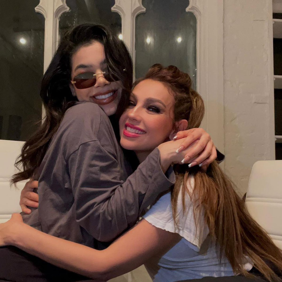 Juntas después de 3 años y se siguen viendo hermosas, que lindas 🥹