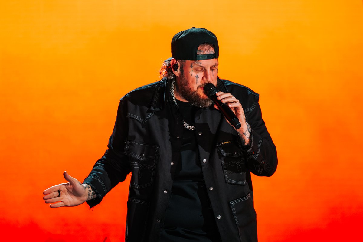 Jelly Roll took us to church last night at #iHeartFestival2025 🧡 Catch last night’s show all day today and tune in tonight LIVE on <a href="/hulu/">Hulu</a>!

📸: Jenn Devereaux