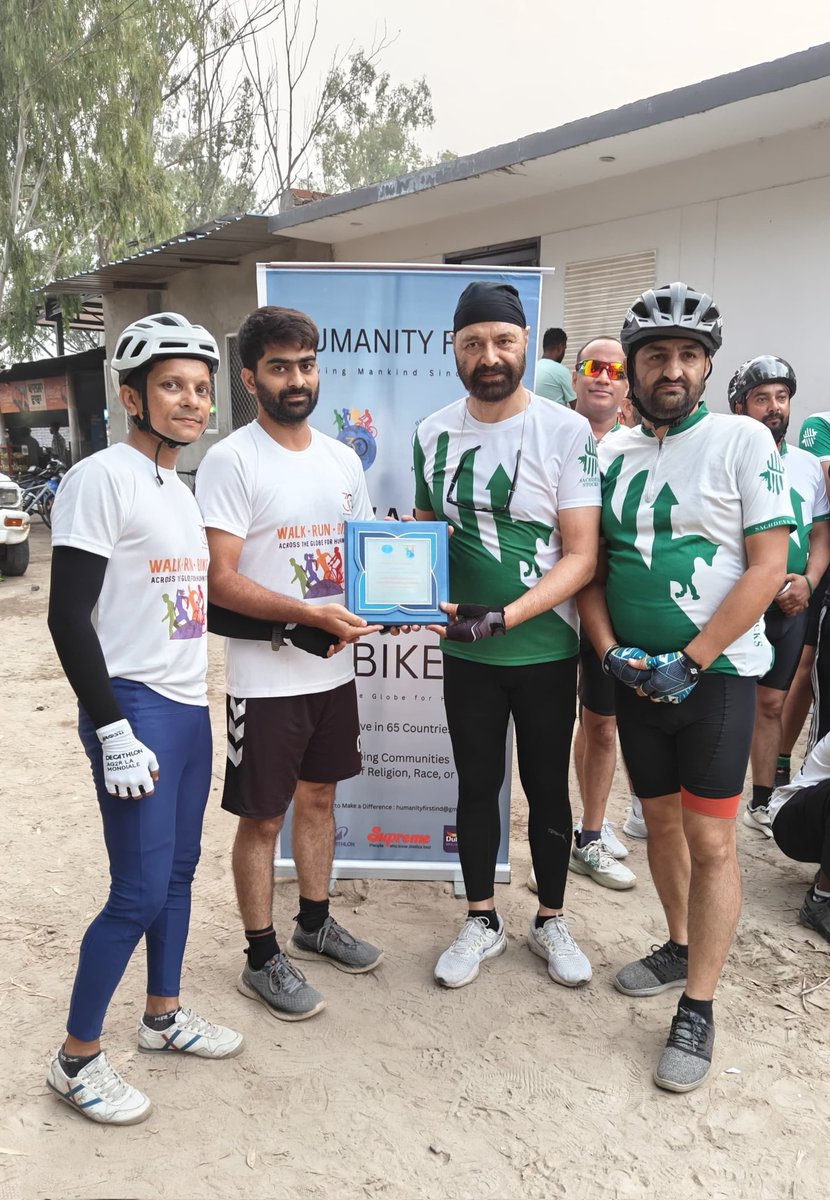 HumanityFirstIN's tweet photo. Pedals for Humanity!
Fit Bikers Club & Jamia Ahmadiyya #Qadian riders join Humanity First #WalkRunBike to pedal for compassion & raise awareness for global humanitarian efforts.
#HumanityFirst #MilesThatMatter #HumanityFirst30 #HFIndia #CyclingForACause #Hoshiarpur https://t.co/lX6e0J28iX