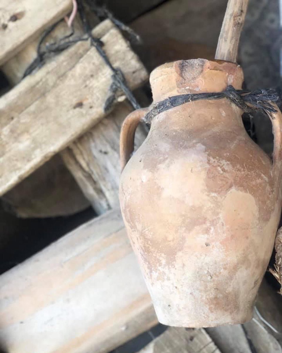 Önce insana inanıyor insan. 
Sonra harflere, seslere, renklere...

Kuş Uçar Kanat Ağlar, Şükrü Erbaş