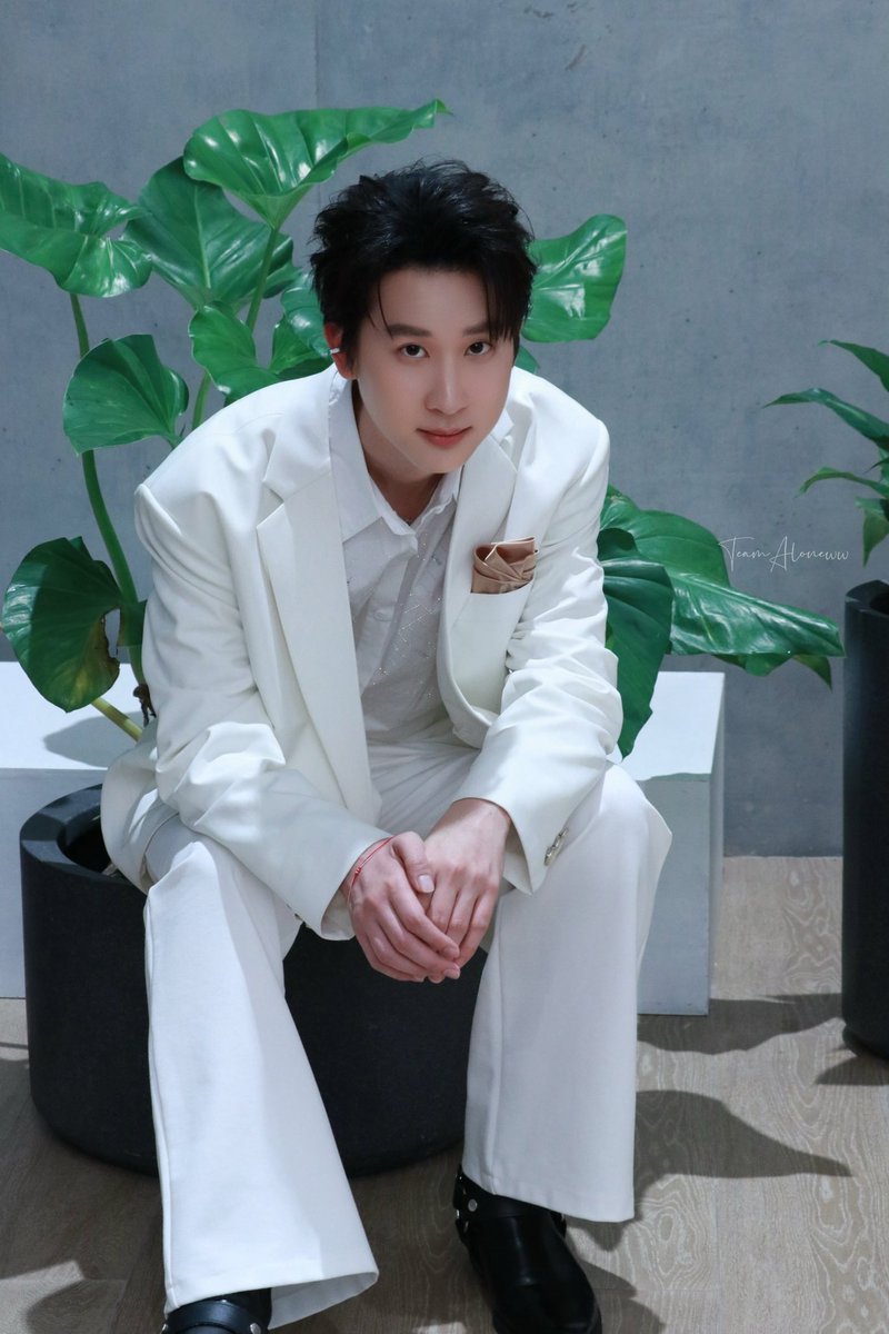 AlonewwTeam's tweet image. สวัสดีวันเสาร์ 💜
#aloneww 
#teamaloneww