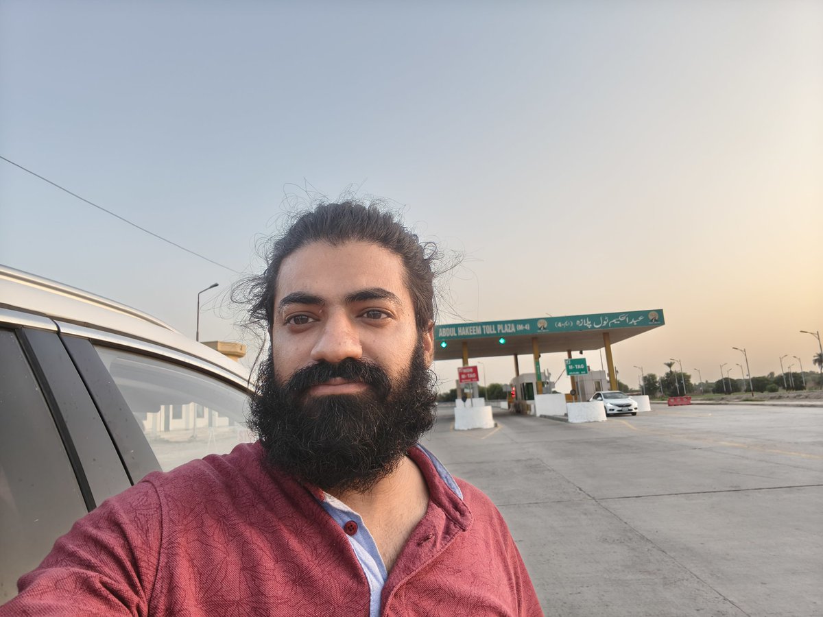 بسم اللہ۔۔ 19 واں دن۔۔۔ عبد الحکیم ملتان کے نواحی علاقوں میں سیلاب کے بعد ریلیف پروگرام جاری ہے۔۔۔ اس علاقے میں 90٪ عوام گھروں کو واپس جا چکی ہے۔۔ اب خشک راشن اور مچھروں سے بچاؤ کا عمل جاری ہے۔۔