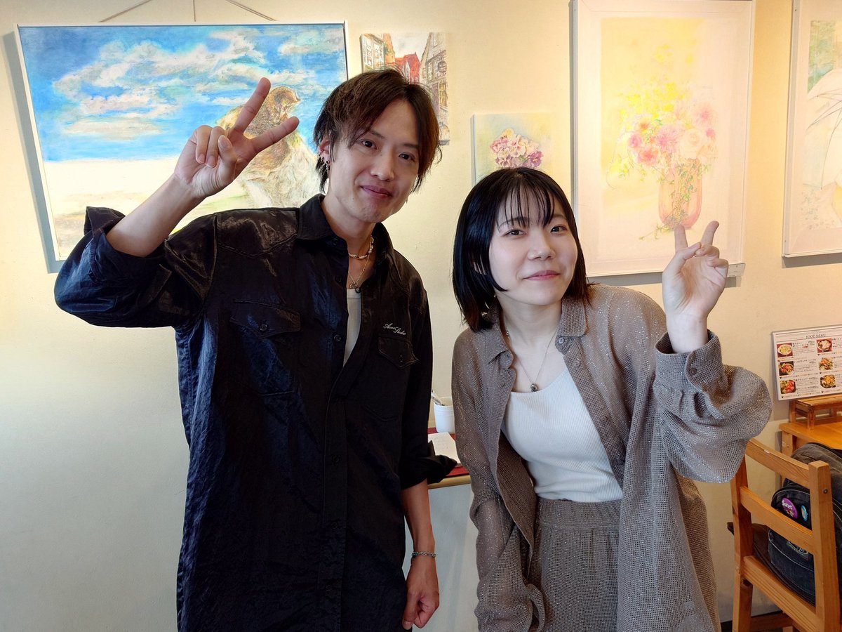 tsuidayooon's tweet photo. 遅ればせながら先日は向日市Second  Roomsにてライブありがとうございました！ライブ後の写真〜ファンの方に撮っていただきました、ありがとうございます！ https://t.co/FHElnq63AQ