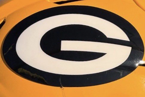 MikeVfromSC's tweet image. Two outstanding Head Coaches leading these two teams! A privilege for me to grow up down the street from @coach_liner’s grandparents and share a friendship with this great family. Eagles up at Half! #RepTheG #MIG #FinishStrong