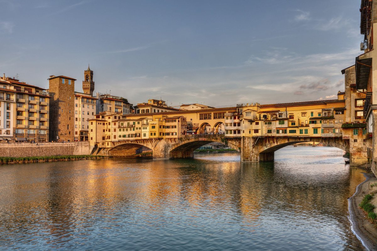 Kenneth_Jackson's tweet image. Ponte Vecchio, Florence, Italy. Built in approximately 996.