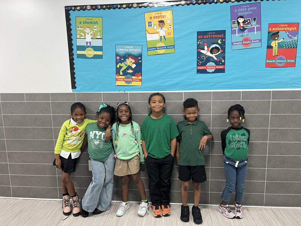 TJBG_K8's tweet image. HELLO WEEK! 

WEARING OUR GREEN IN SUPPORT OF THE SANDY HOOK PROMISE !

@StdtSvcsMDCPS @MDCPSNorth @MDCPS #helloweek #yourbestchoiceMDCPS
