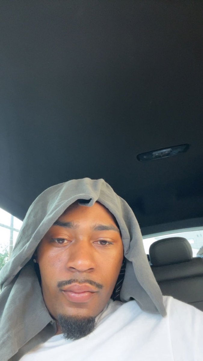 cejaaaye's tweet photo. How I feel on Friday Vs Monday https://t.co/etUbJtwcKL