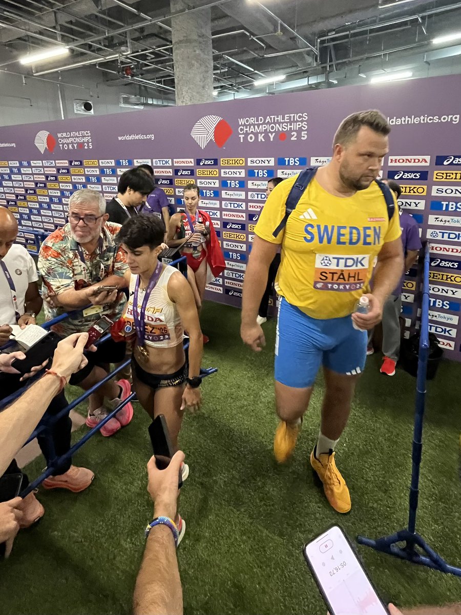 👀 La diferencia entre María Pérez 🇪🇸 y Daniel Stahl 🇸🇪

Esta es la grandeza del atletismo. Todos los cuerpos son válidos. Todas las personas tienen su espacio.

#CORREDOR\ #Tokio2025
