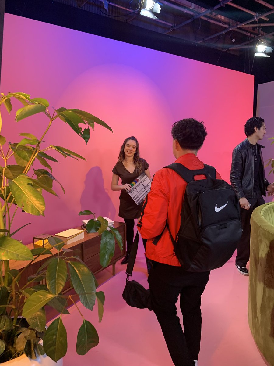 Chikissss hoy estreno de #papasporsiempre en <a href="/VIX/">ViX</a> #victoriaviera es #Circe #lachicasublime 🤩