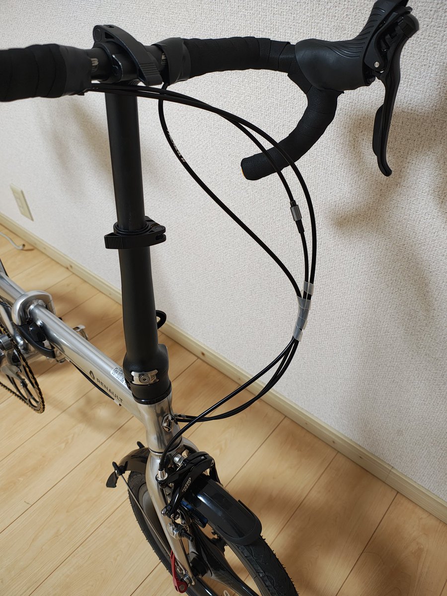 chan_hiro814's tweet photo. ケーブルは全部左側から這わせるようにして https://t.co/WI1vGsMT5E