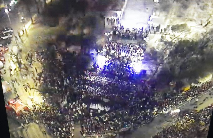 Hubo más gente este miércoles en la marcha universitaria en Córdoba y en el acto de cierre de Milei 2023 que en el acto de campaña de Milei en Córdoba en 2025. Pierde apoyo el modelo de ajuste