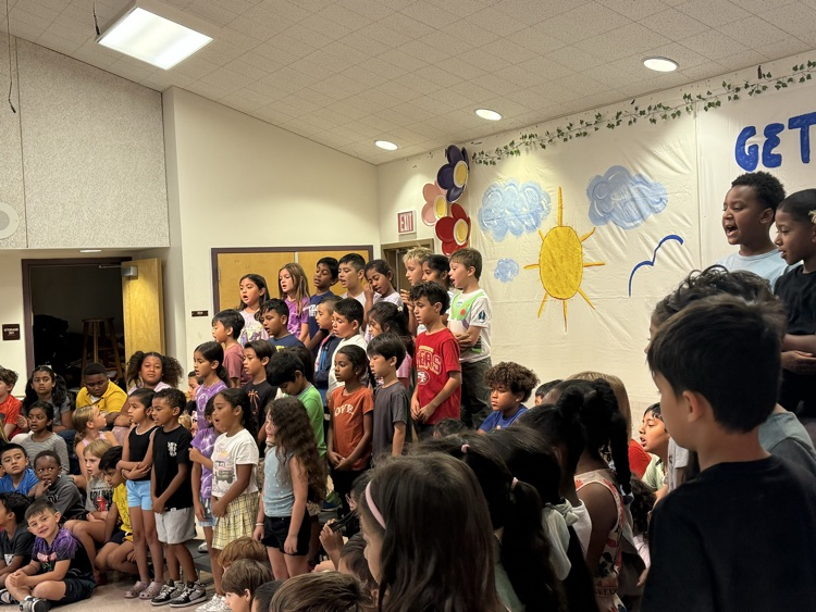 JulieCroy11's tweet image. Our second graders put on an amazing musical performance of "Get up and Grow".  🐆 #lvpride #weareBUSD