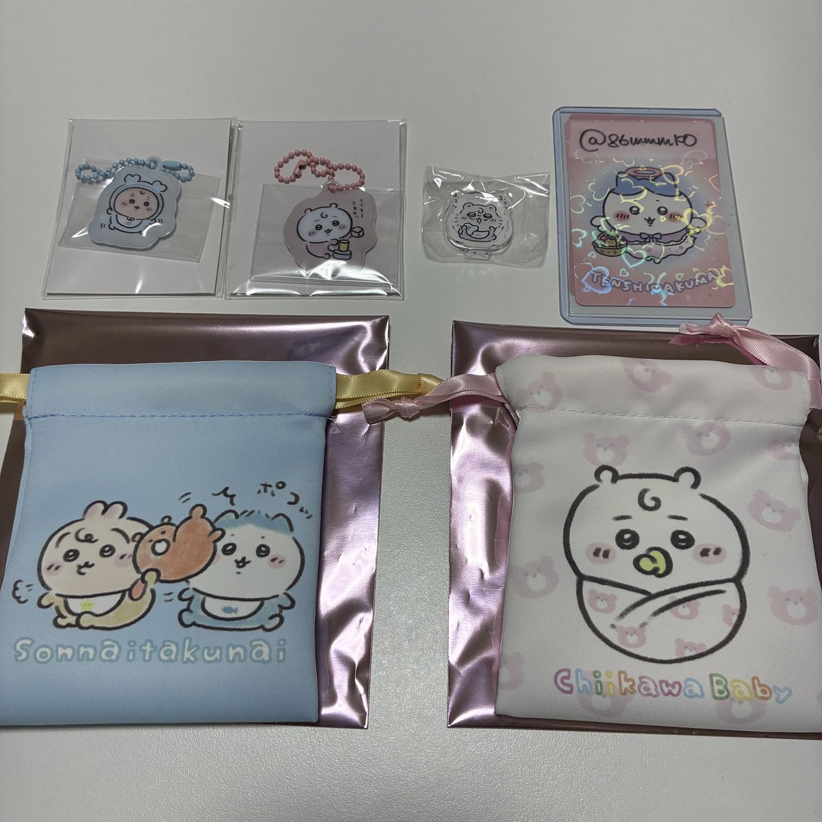 86mmmko's tweet photo. 【交換】ちいかわベビー baby ぷっくりキーホルダー アクスタ 巾着

キーホルダー
譲：カニちゃん（古本屋）ちいかわ
求：ハチワレ＞くりまんじゅう

アクスタ
譲：モモンガ
求：ハチワレ

巾着
譲：うさぎ×ハチワレ、ちいかわ単体
求：ハチワレ単体＞くりまんじゅう

郵送にて
お気軽にお声掛け下さい https://t.co/bGw6SHnx6C