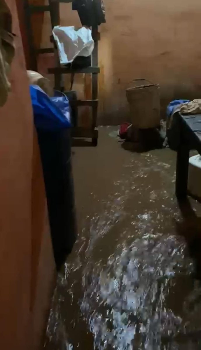 DiariodeCA's tweet image. #EnElPaísDCA | En el caserío Ciracil, Esquipulas, Chiquimula, una inundación dejó 7 viviendas afectadas, según el reporte de la Evaluación de Daños y Análisis de Necesidades (#EDAN).

✍🏻 Redacción Web 
📷 @ConredGuatemala