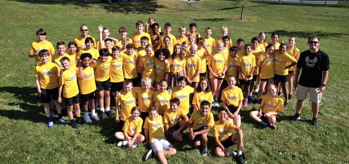 Your 2025 Horning Hawks Cross Country Team!