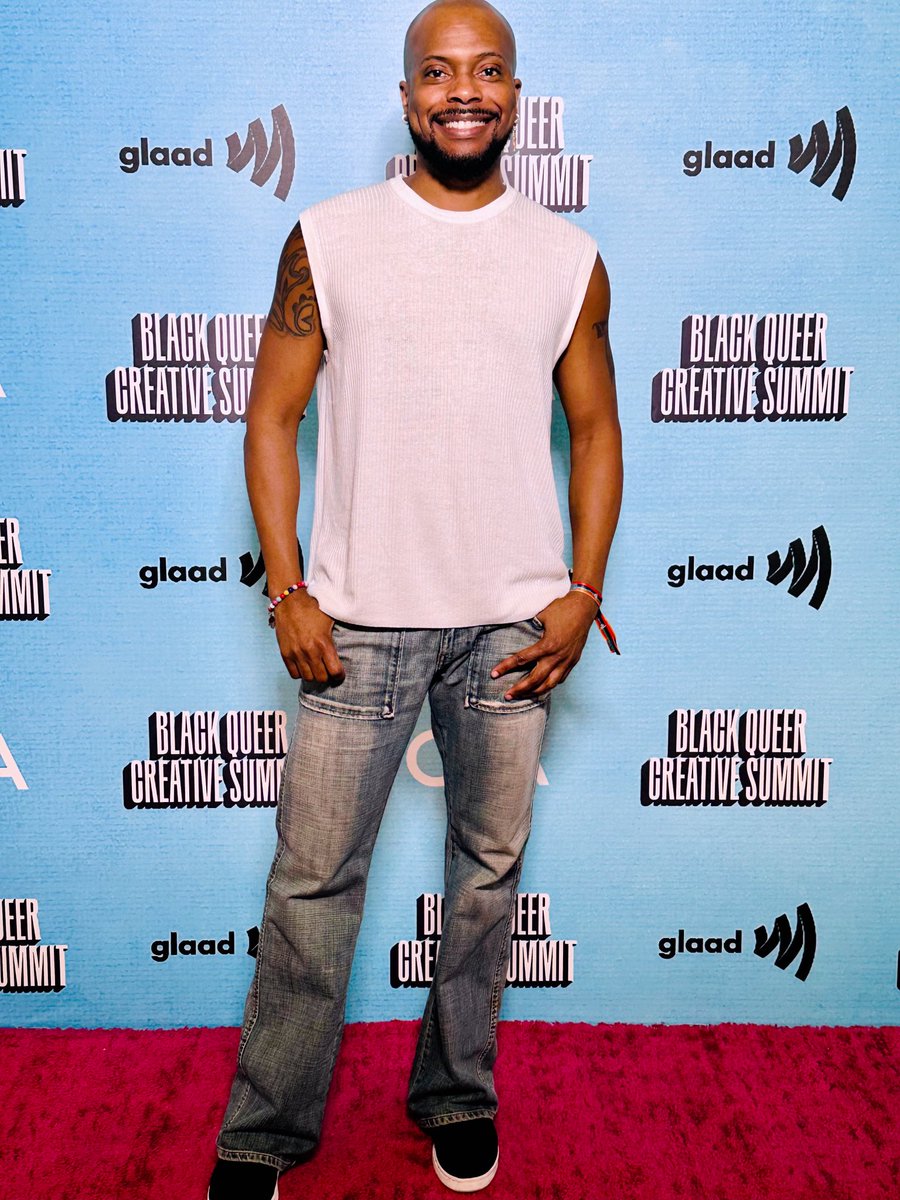 MarckAngel's tweet photo. Content loading… 😌
#MarckAngel #GLAAD #GLAADbqcs #BQCS #BlackQueerCreativeSummit #QueerVoices #lgbtfilm #blackfilmmaker #queermusician https://t.co/trSCPzsqfd