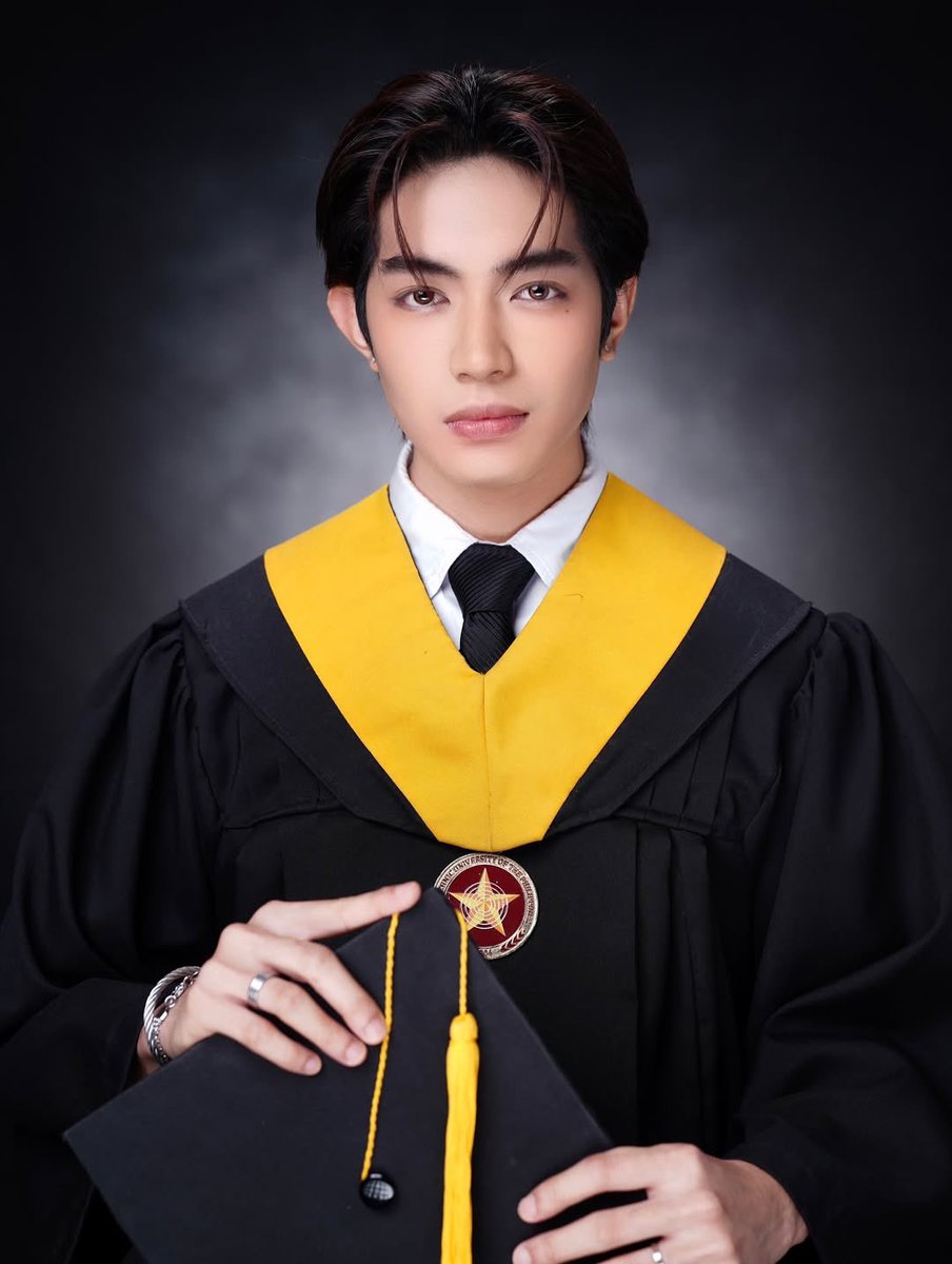 LeettlesOFC's tweet photo. [ 09202025 ] SY•NC LEE IG UPDATE

Officially Graduated 👨‍🎓💙

Check photos here:
🔗 https://t.co/J5kfJKpfqi

#SYNCph #SYNC_LEE
@thesyncph https://t.co/kg1Vo8KXhW